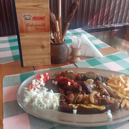 33 Lipe Bed & Breakfast *